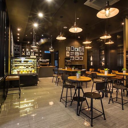 Manhattan Business Hotel Damansara Perdana Petaling Jaya Exterior photo