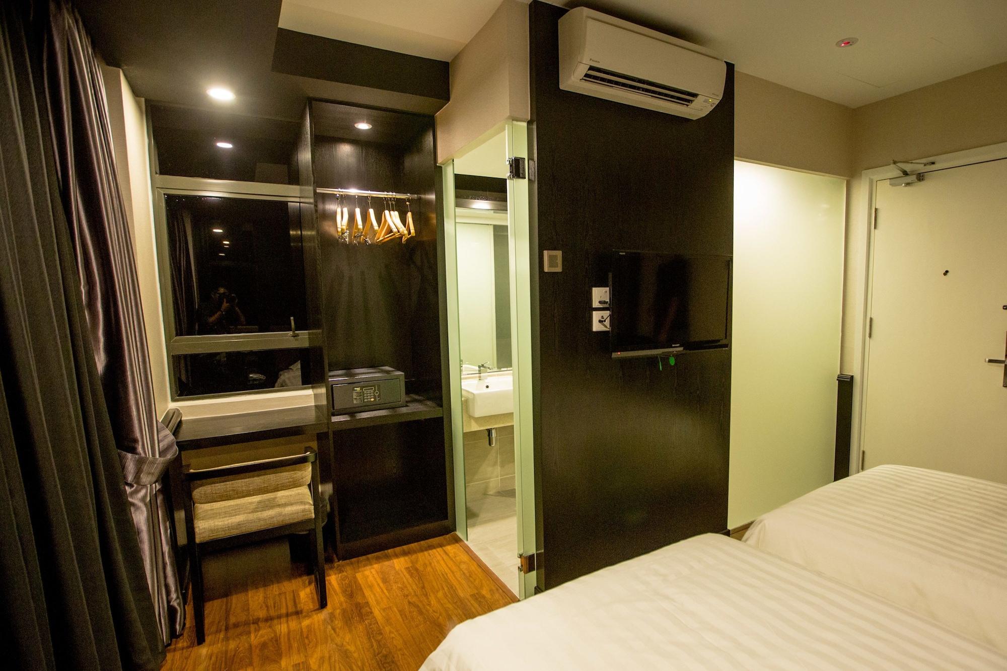 Manhattan Business Hotel Damansara Perdana Petaling Jaya Exterior photo