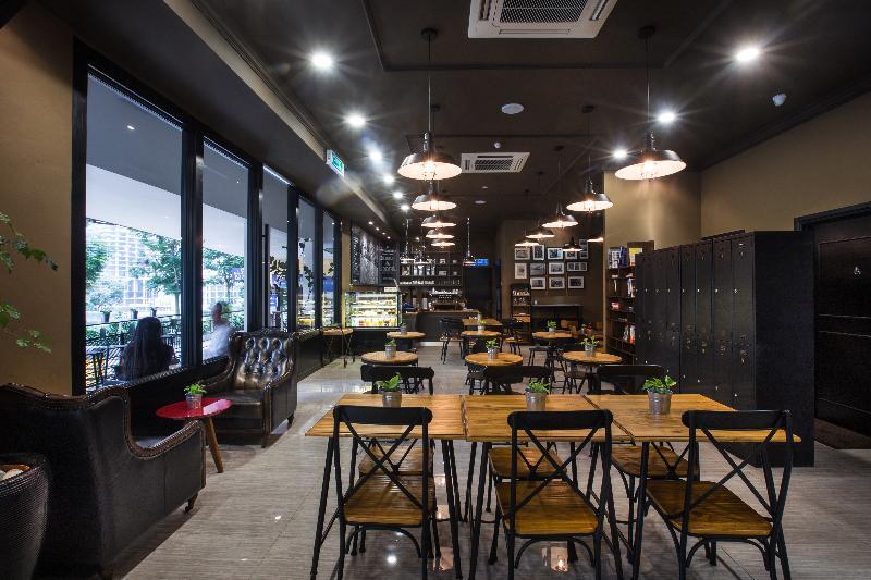 Manhattan Business Hotel Damansara Perdana Petaling Jaya Exterior photo